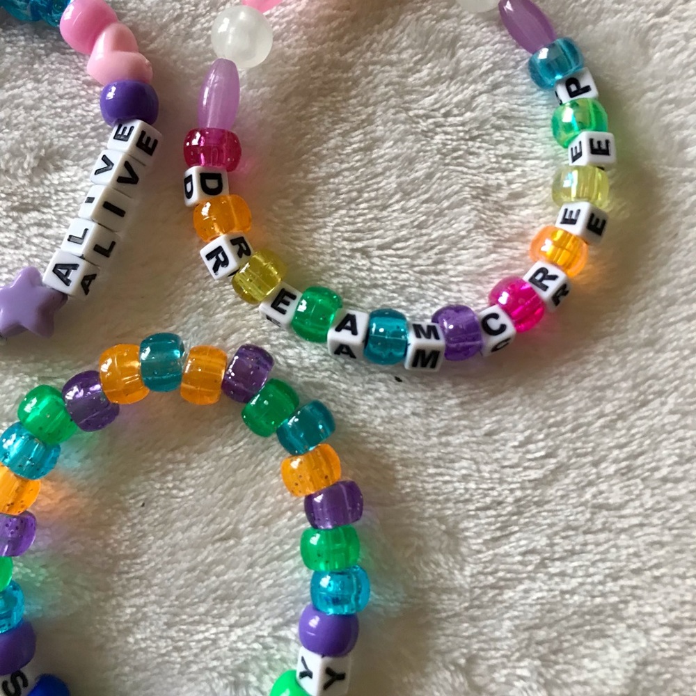 - 3-Pack Rave Kandi💙💚💛 - Picture 2 of 3